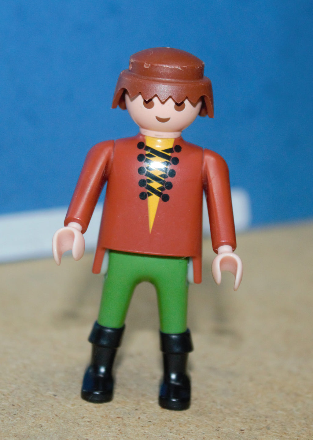 08  Playmobil Abenteurer-Figur mit Schnürjackett (gebraucht)