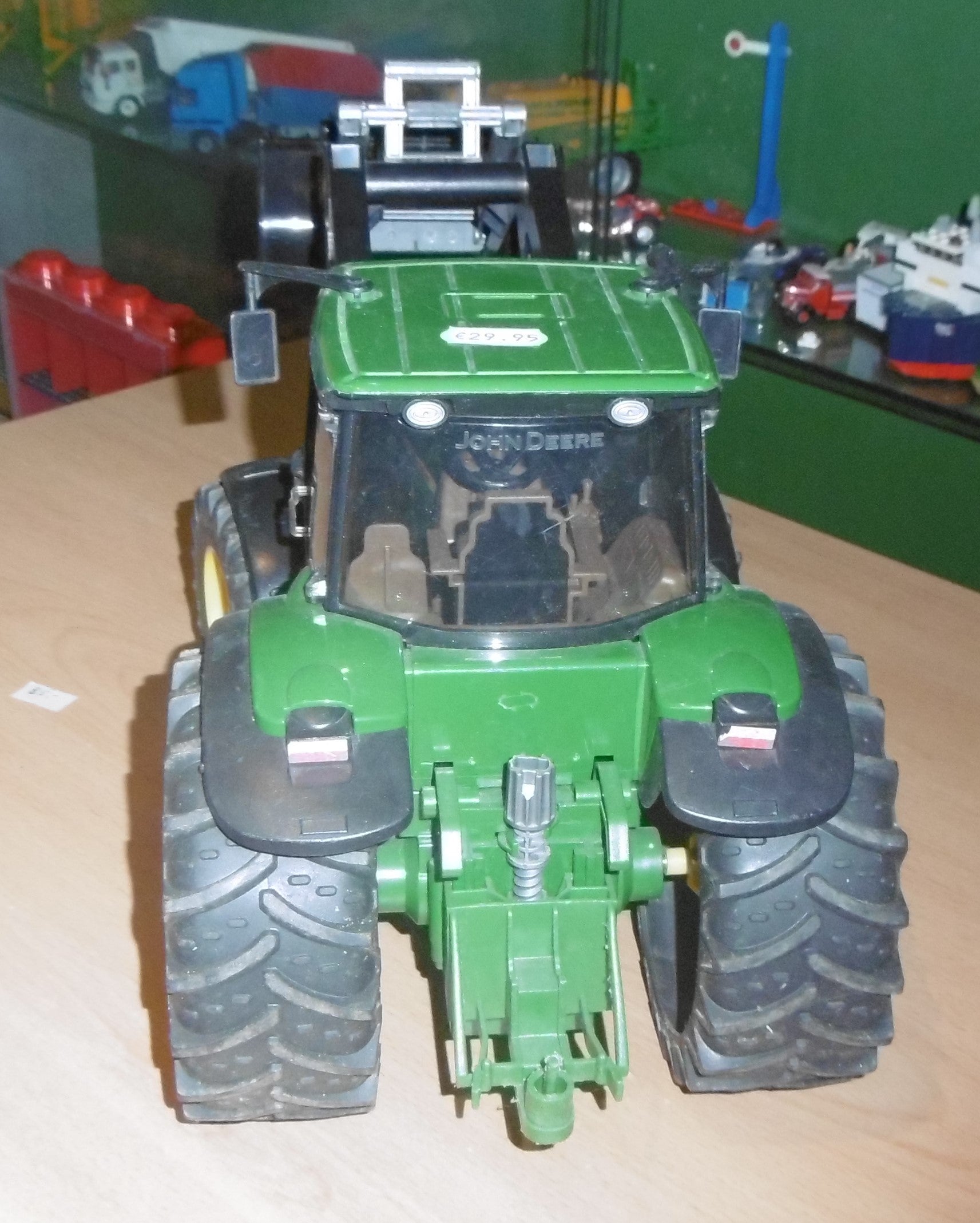 Bruder 1:16 John Deere 6920 Traktor mit Frontlader